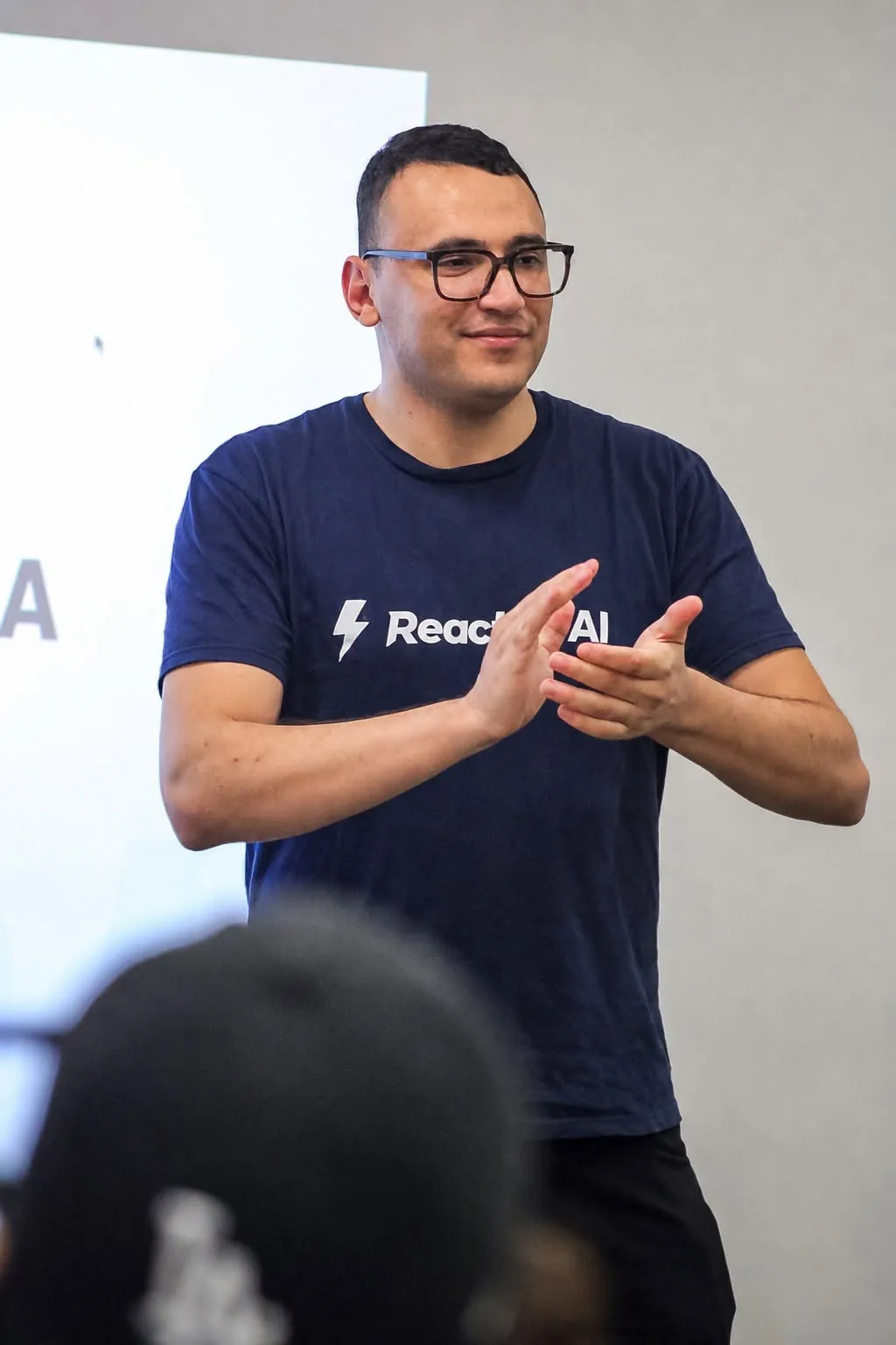 Yassine Hamdaoui remercie les participants